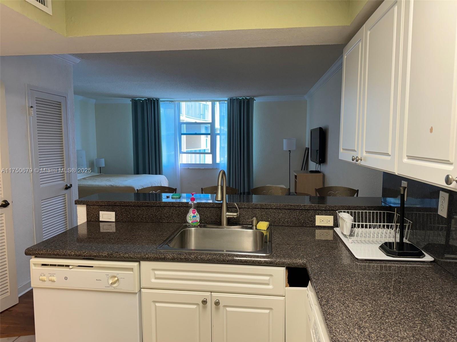 WAVE CONDO - Residential
