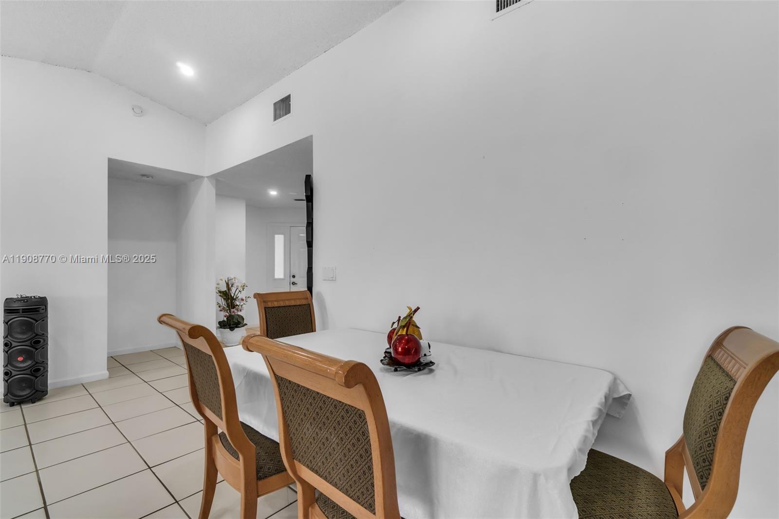 KEYS-GATE NO 1 - Residential