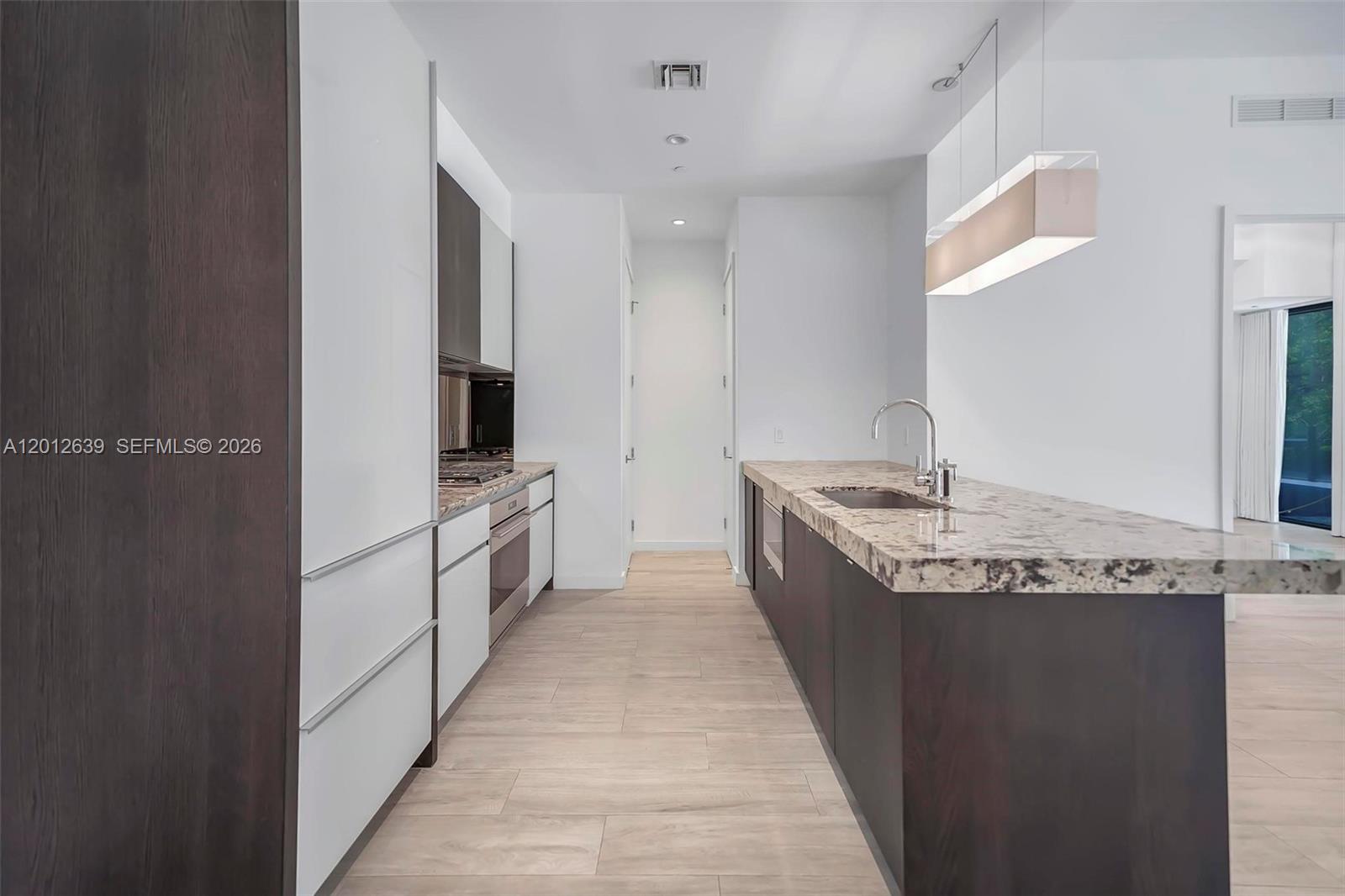 2831 S Bayshore Dr 402