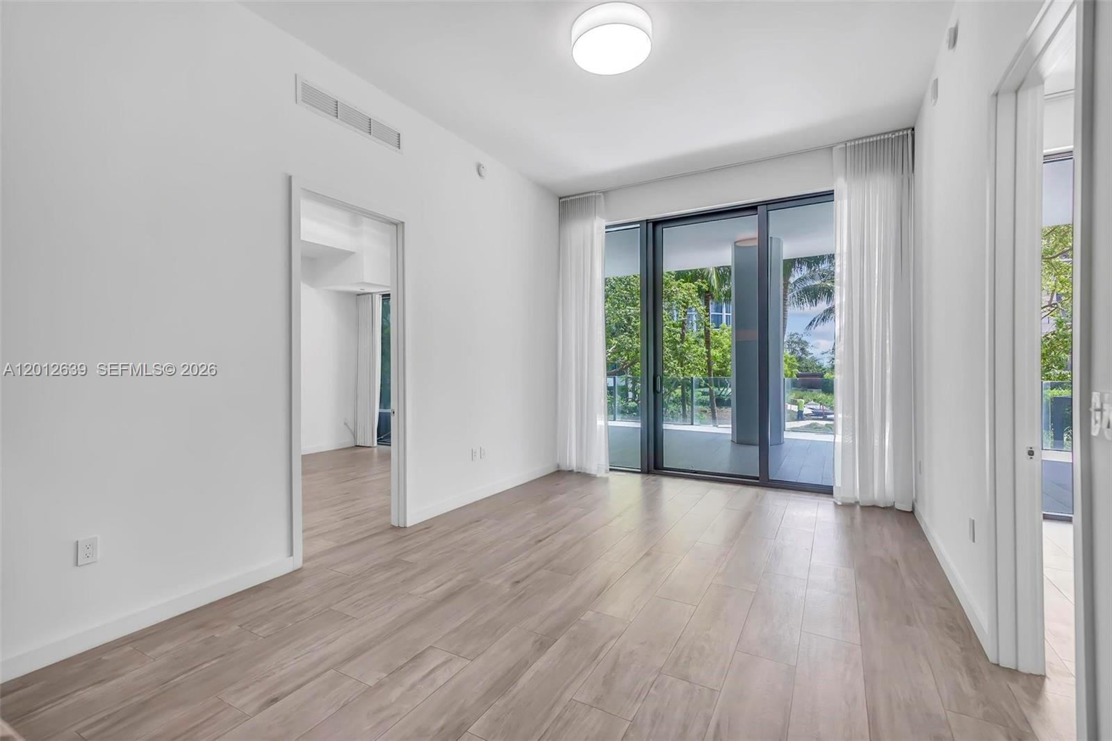 2831 S Bayshore Dr 402