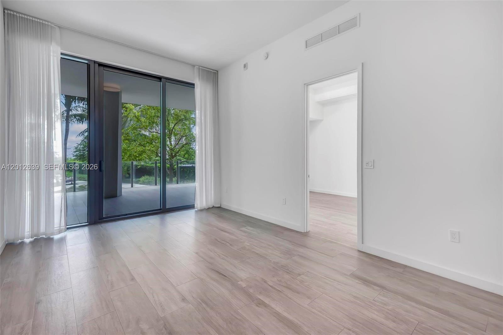 2831 S Bayshore Dr 402