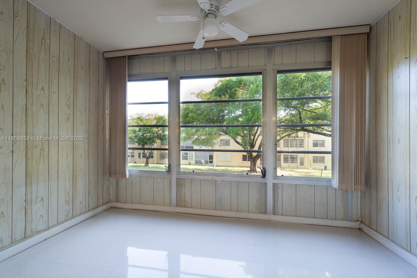 CAMBRIDGE HOUSE EAST - Residential