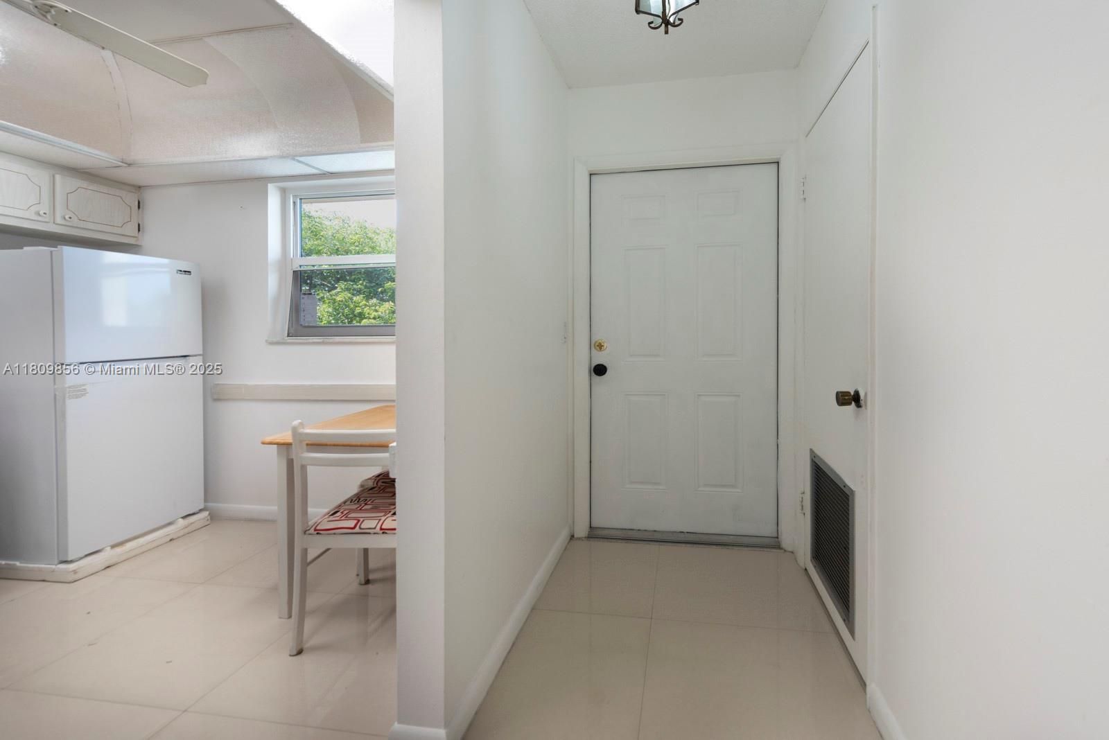 CAMBRIDGE HOUSE EAST - Residential