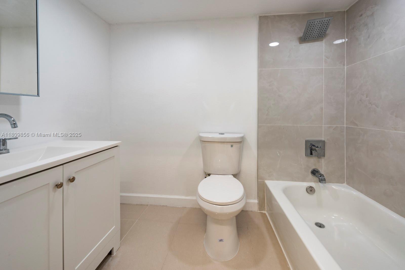 CAMBRIDGE HOUSE EAST - Residential