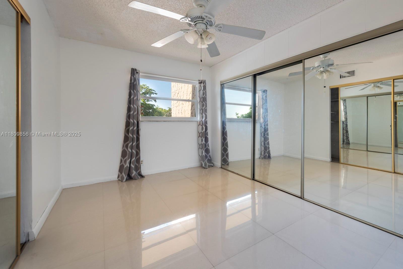 CAMBRIDGE HOUSE EAST - Residential