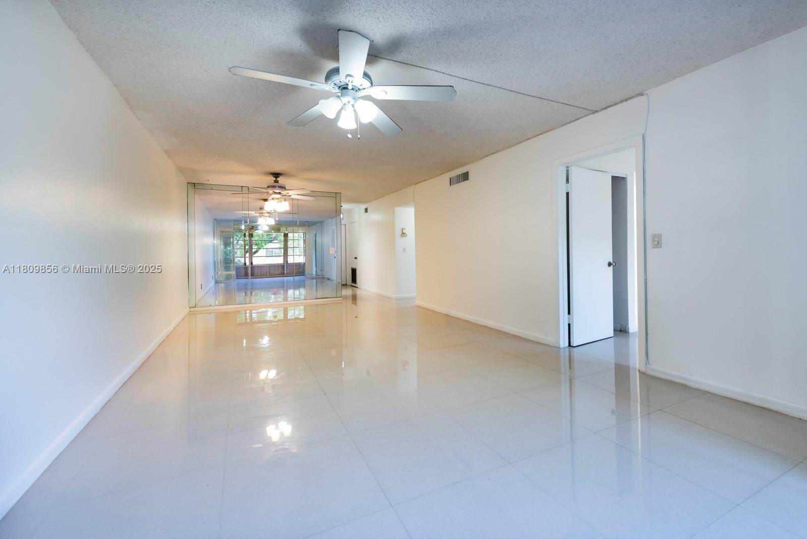 CAMBRIDGE HOUSE EAST - Residential