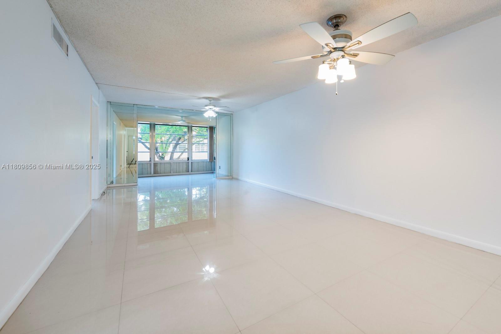 CAMBRIDGE HOUSE EAST - Residential