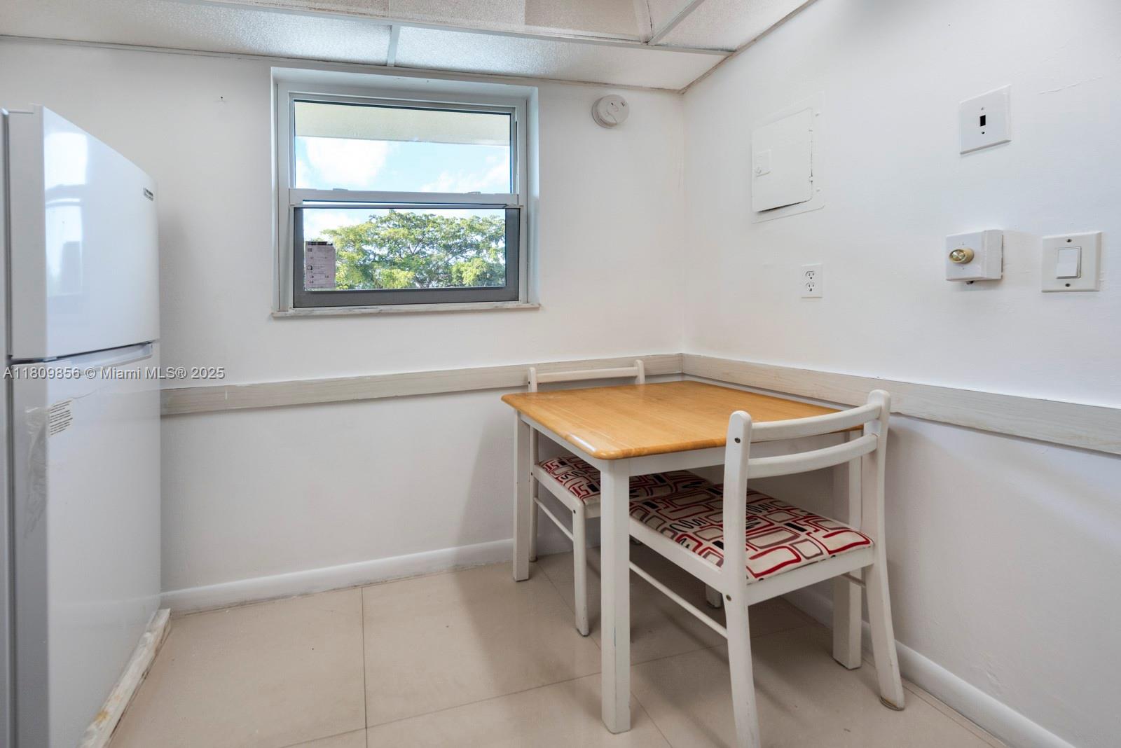 CAMBRIDGE HOUSE EAST - Residential