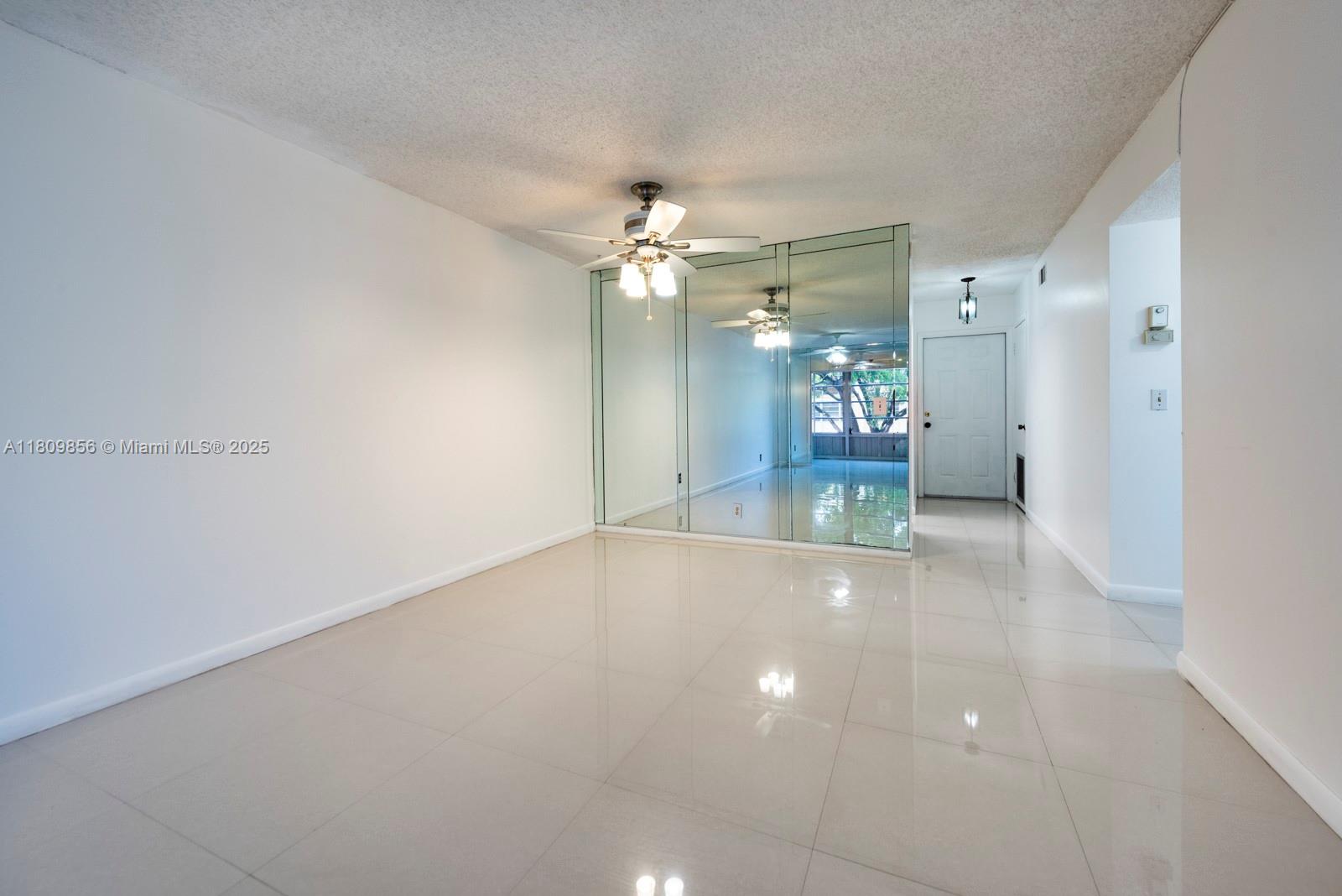 CAMBRIDGE HOUSE EAST - Residential