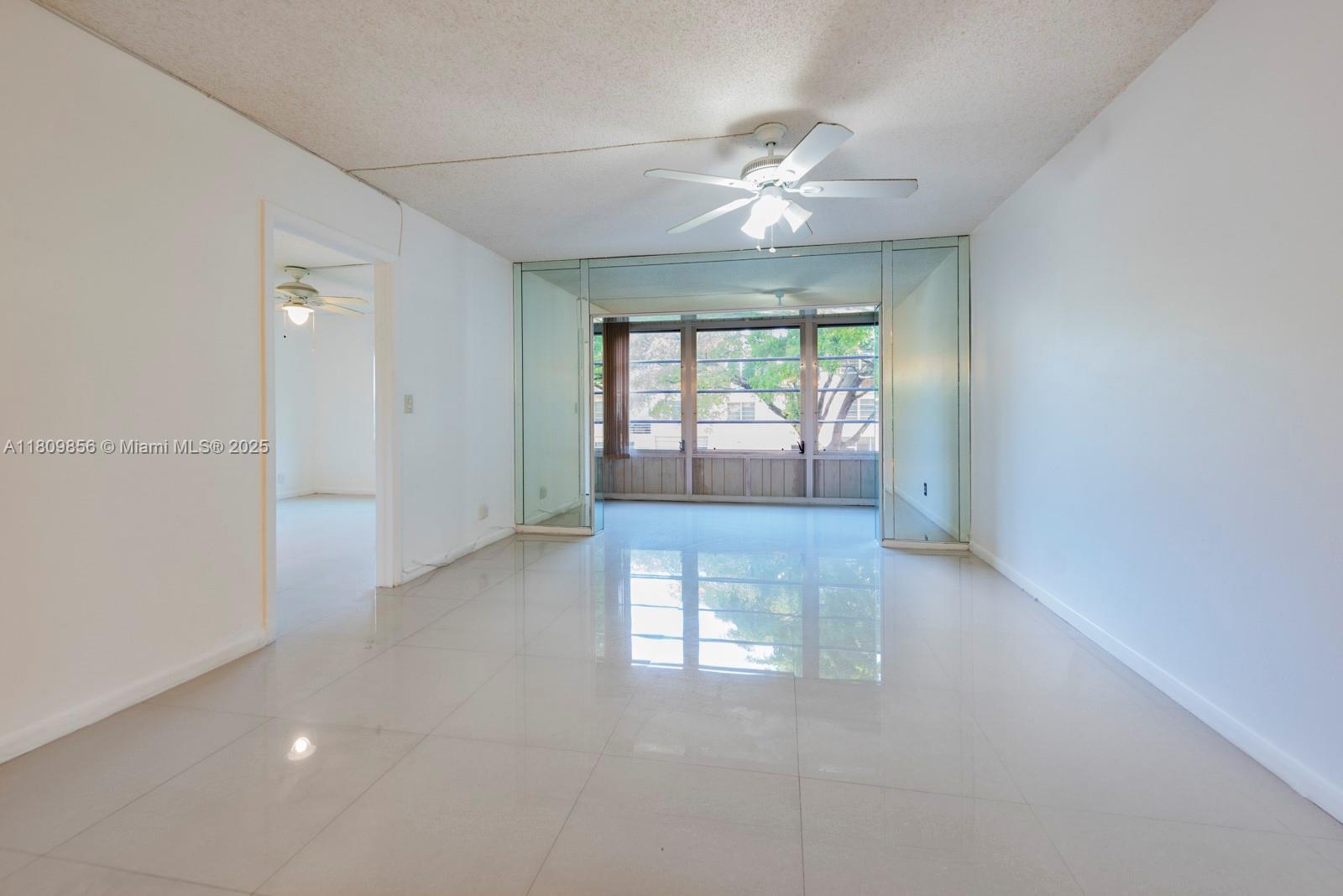 CAMBRIDGE HOUSE EAST - Residential