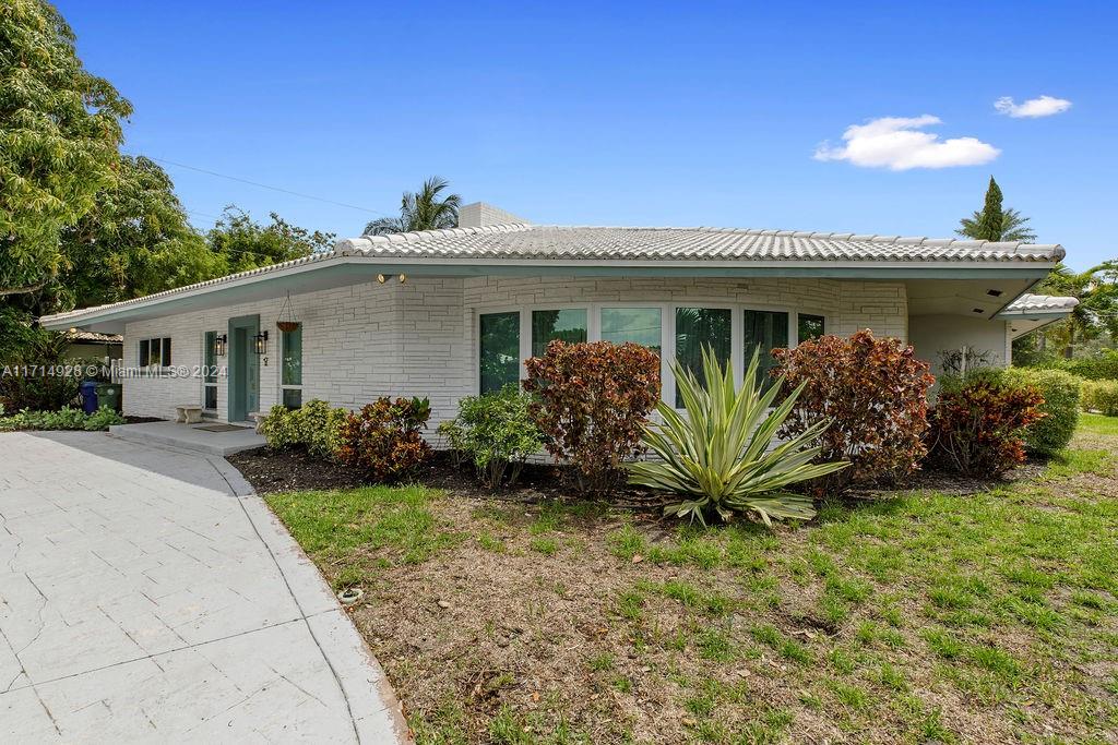 JENADA ISLE - Residential