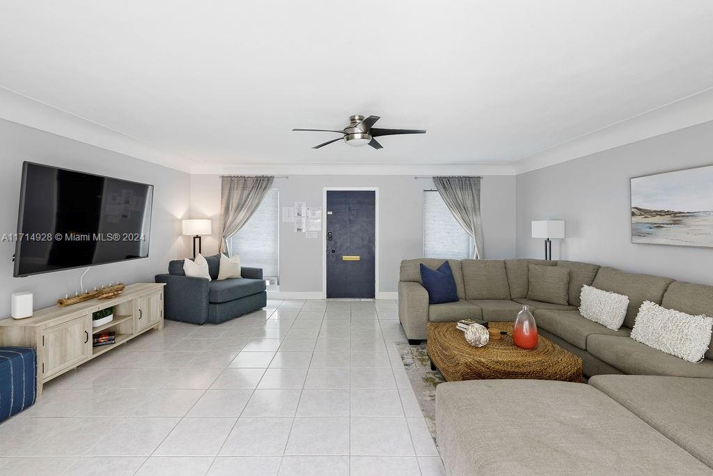 JENADA ISLE - Residential