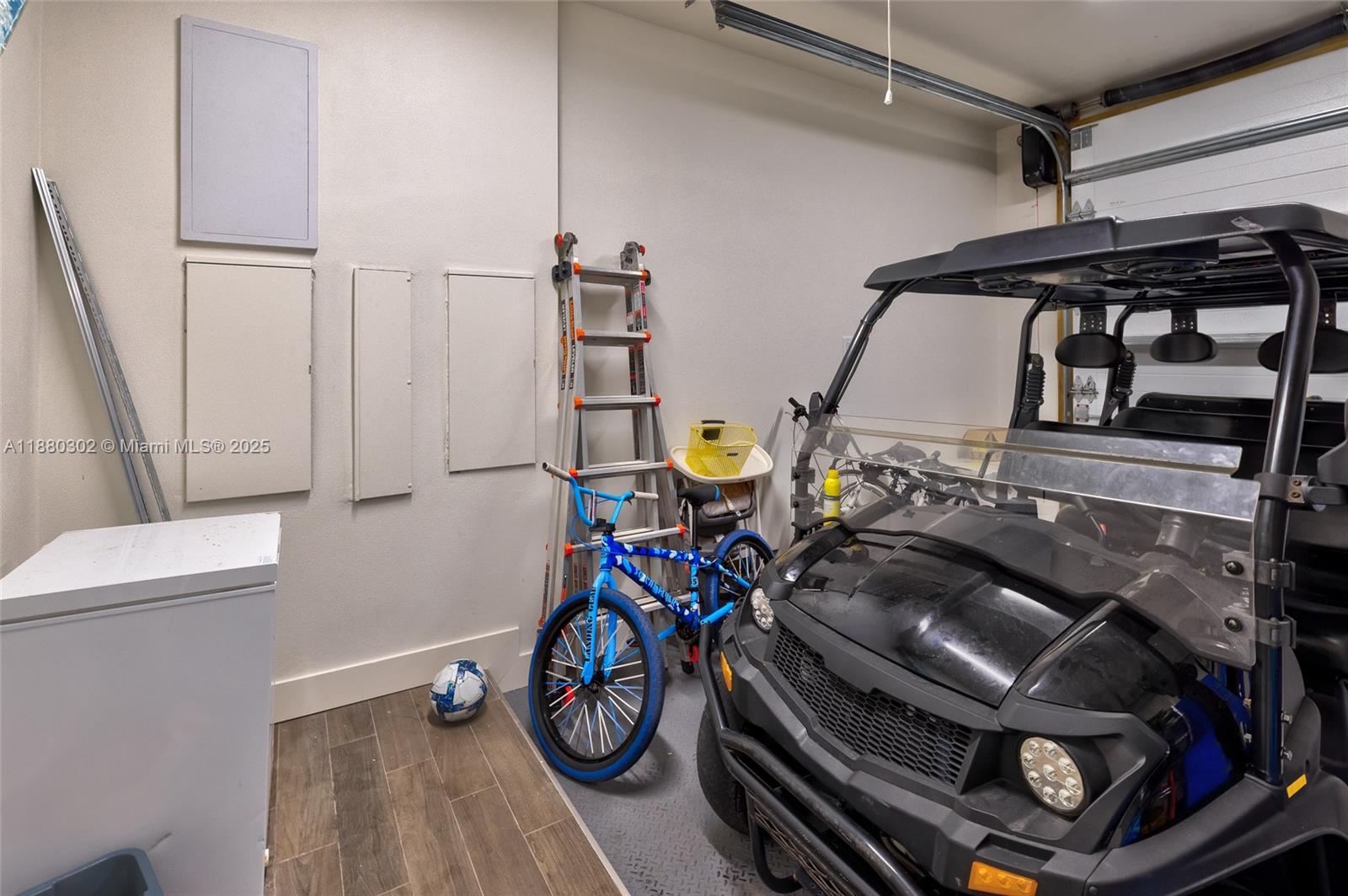 PORT ANTIGUA PLAT NO 3 & - Residential