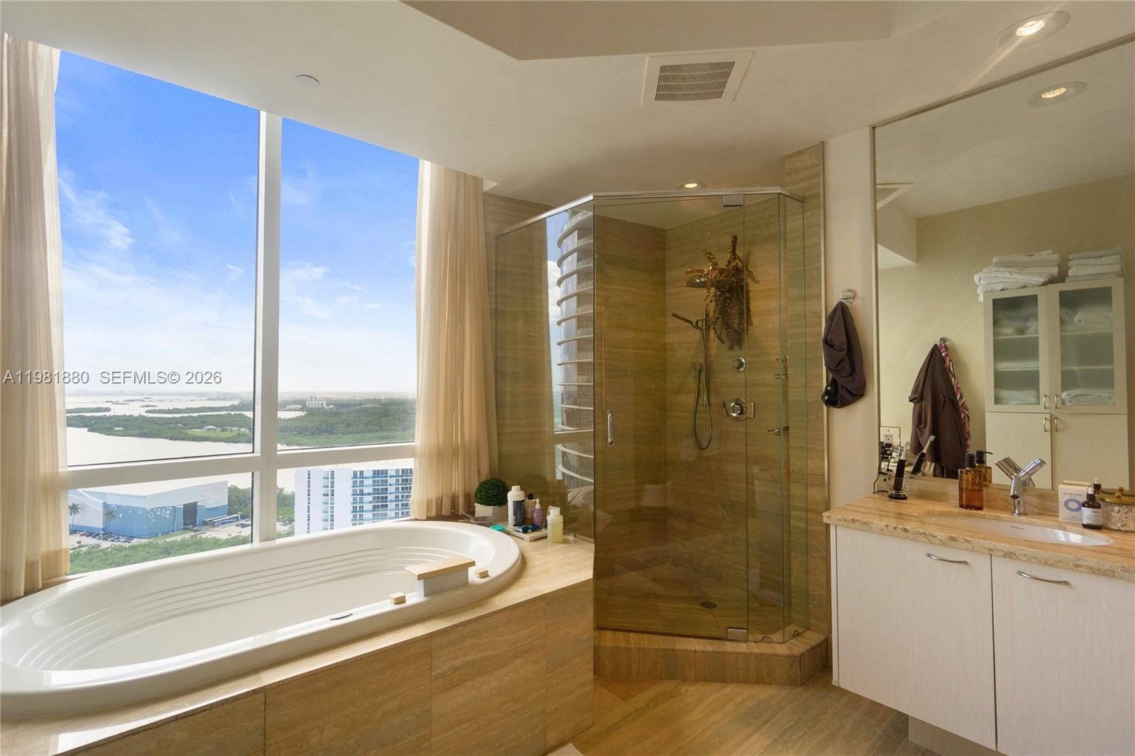 TDR TOWER III CONDO - Residential