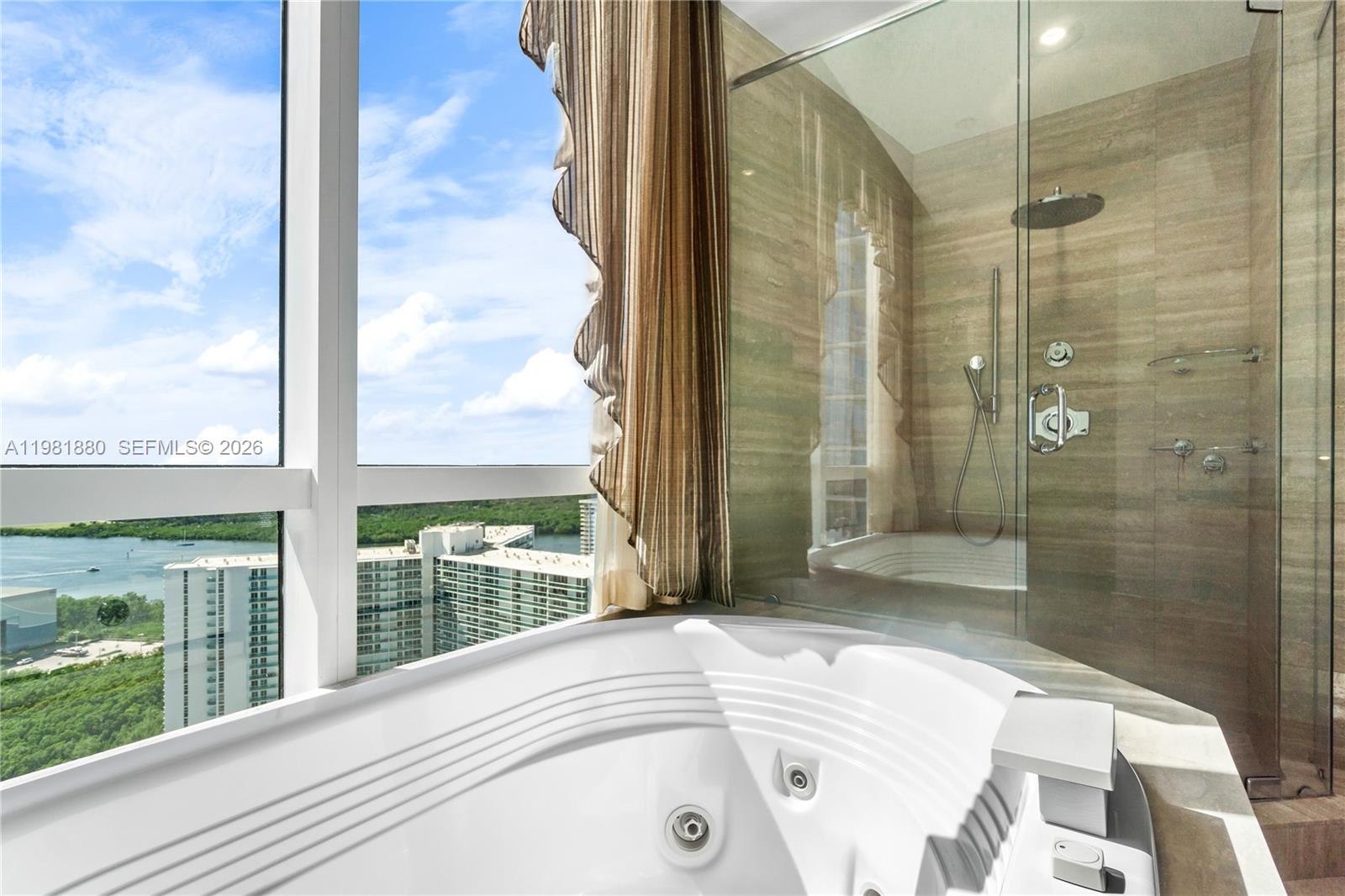 TDR TOWER III CONDO - Residential