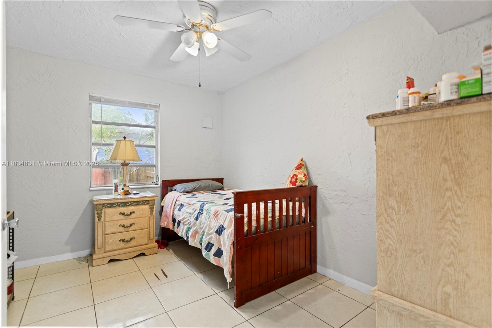 HOLLYWOOD COUNTRY ESTATES - Residential