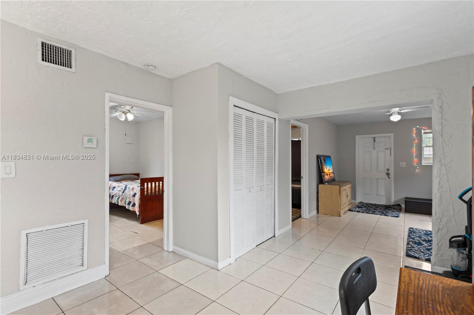 HOLLYWOOD COUNTRY ESTATES - Residential