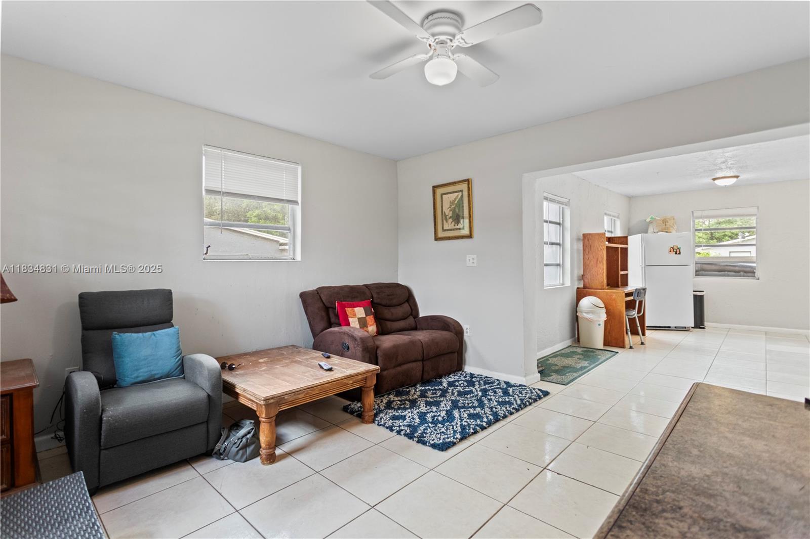 HOLLYWOOD COUNTRY ESTATES - Residential