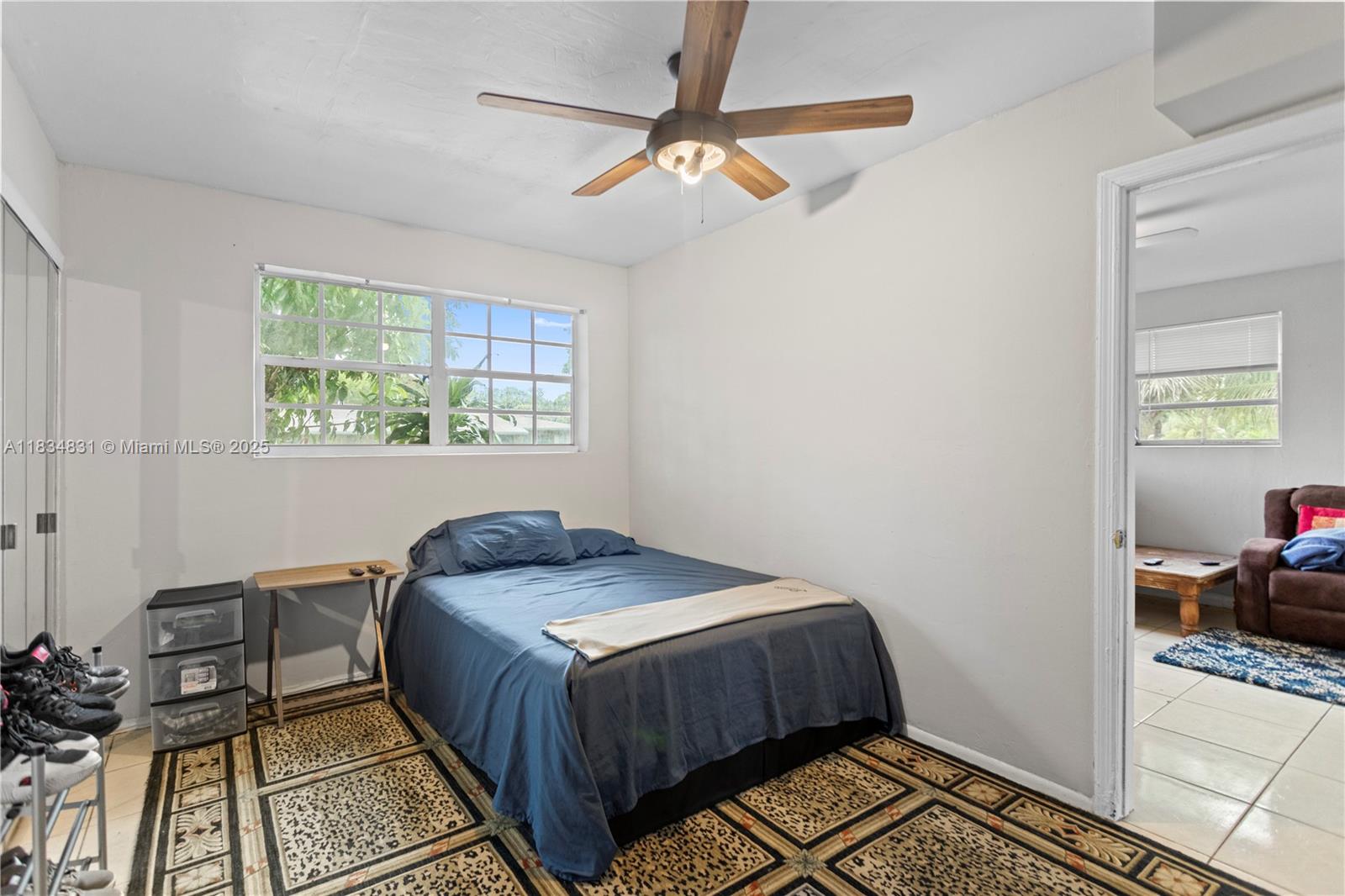 HOLLYWOOD COUNTRY ESTATES - Residential