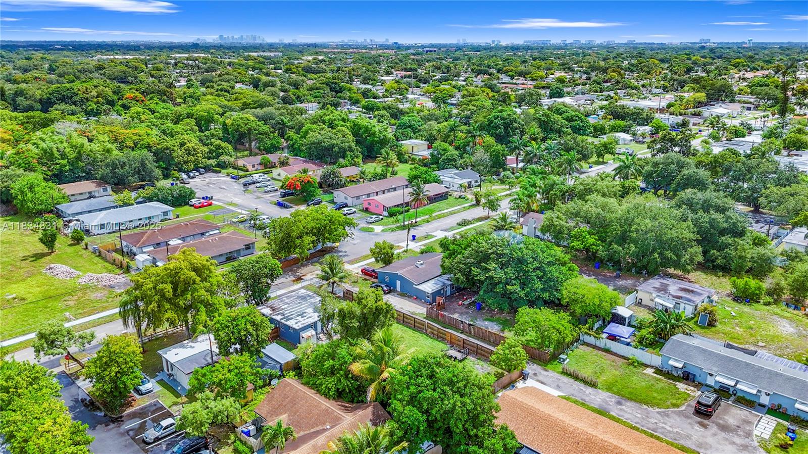 HOLLYWOOD COUNTRY ESTATES - Residential