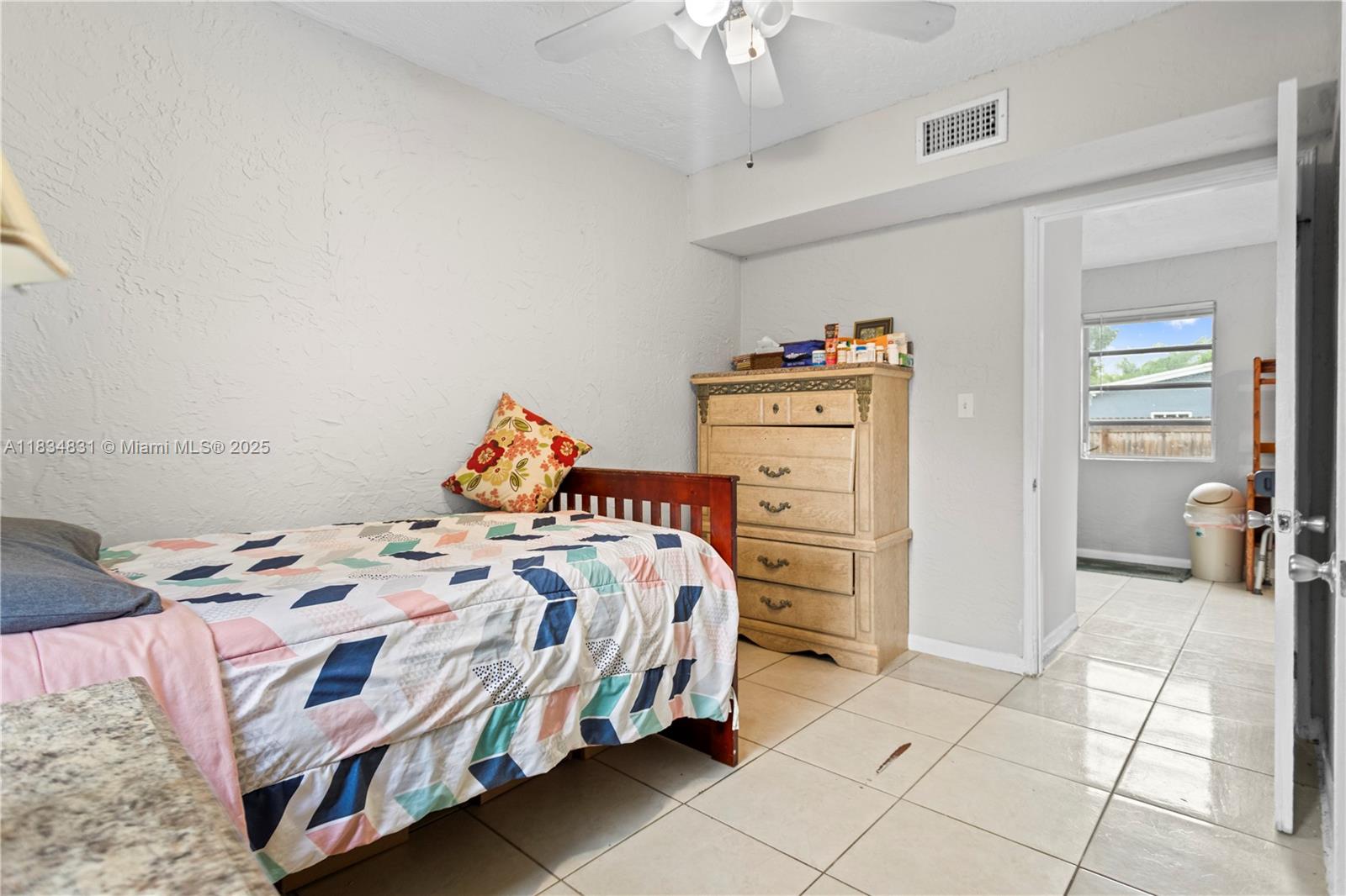 HOLLYWOOD COUNTRY ESTATES - Residential