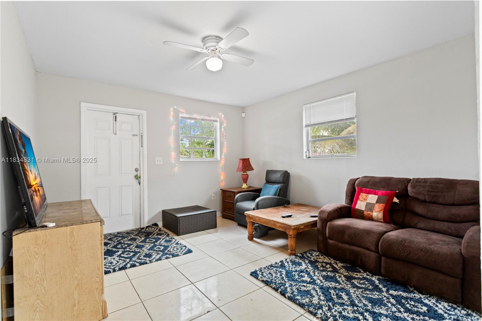 HOLLYWOOD COUNTRY ESTATES - Residential