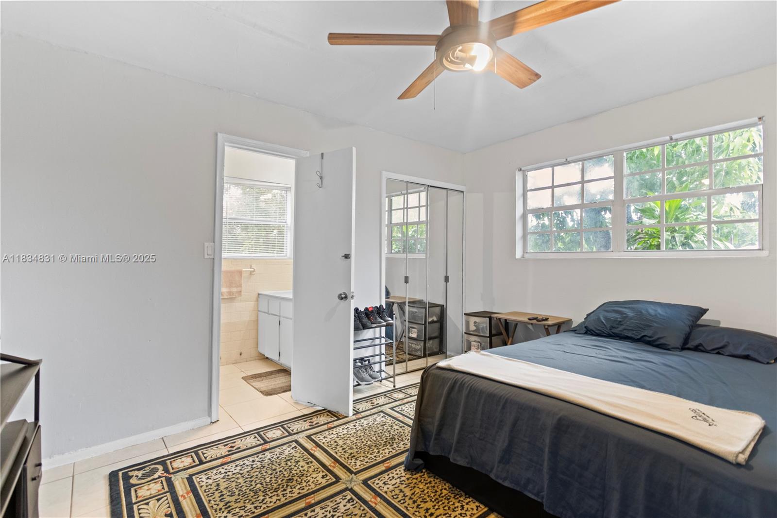 HOLLYWOOD COUNTRY ESTATES - Residential