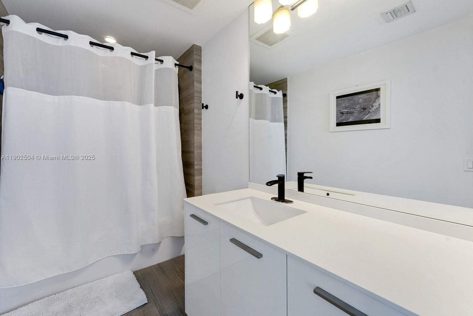 BRICKELLHOUSE CONDO - Residential