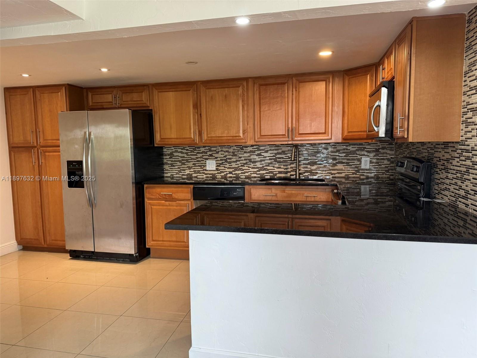 WATERWAY ISLES CONDO - Residential