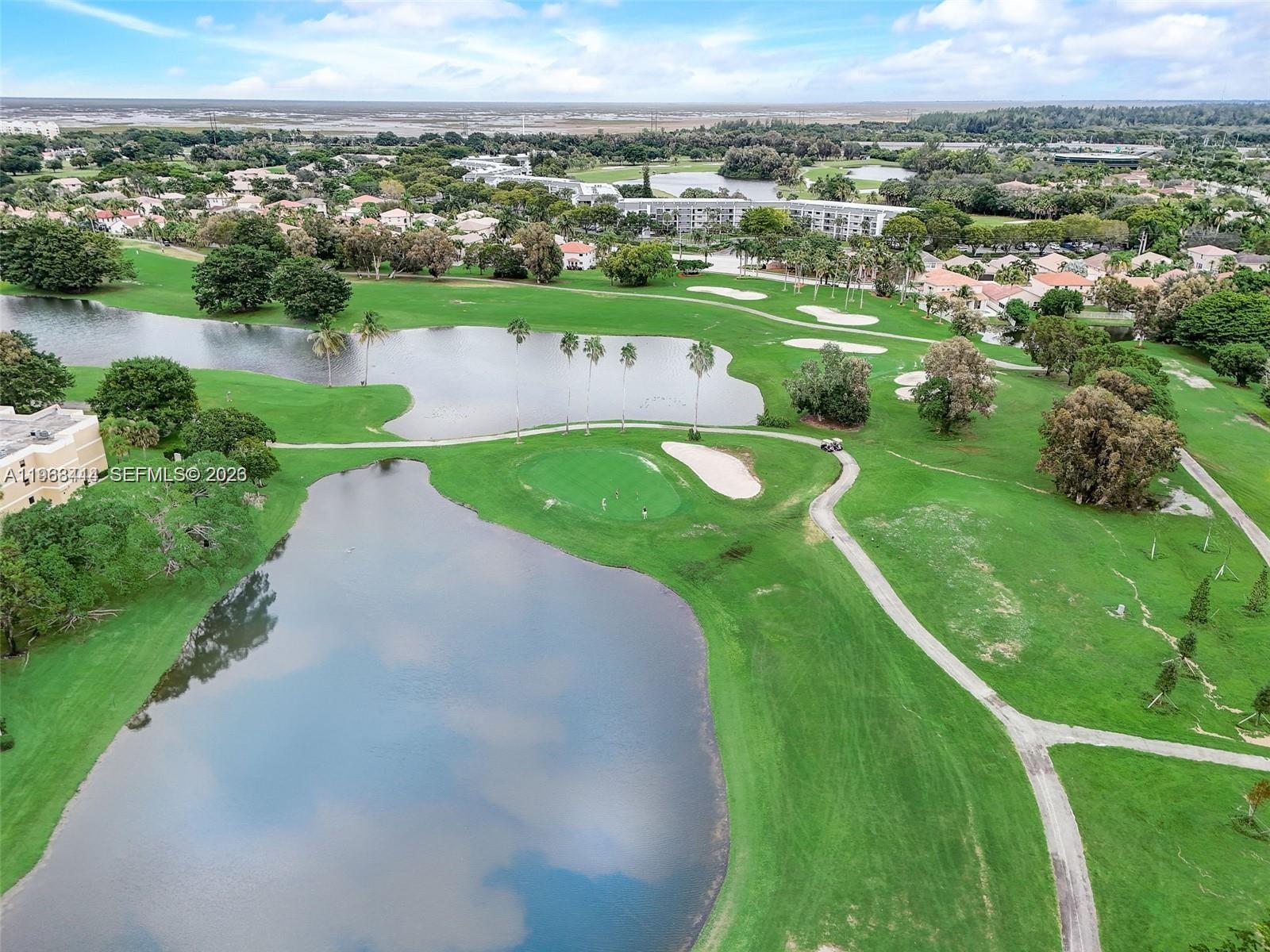 BLDG 9 OF COUNTRY CLUB AP - Residential