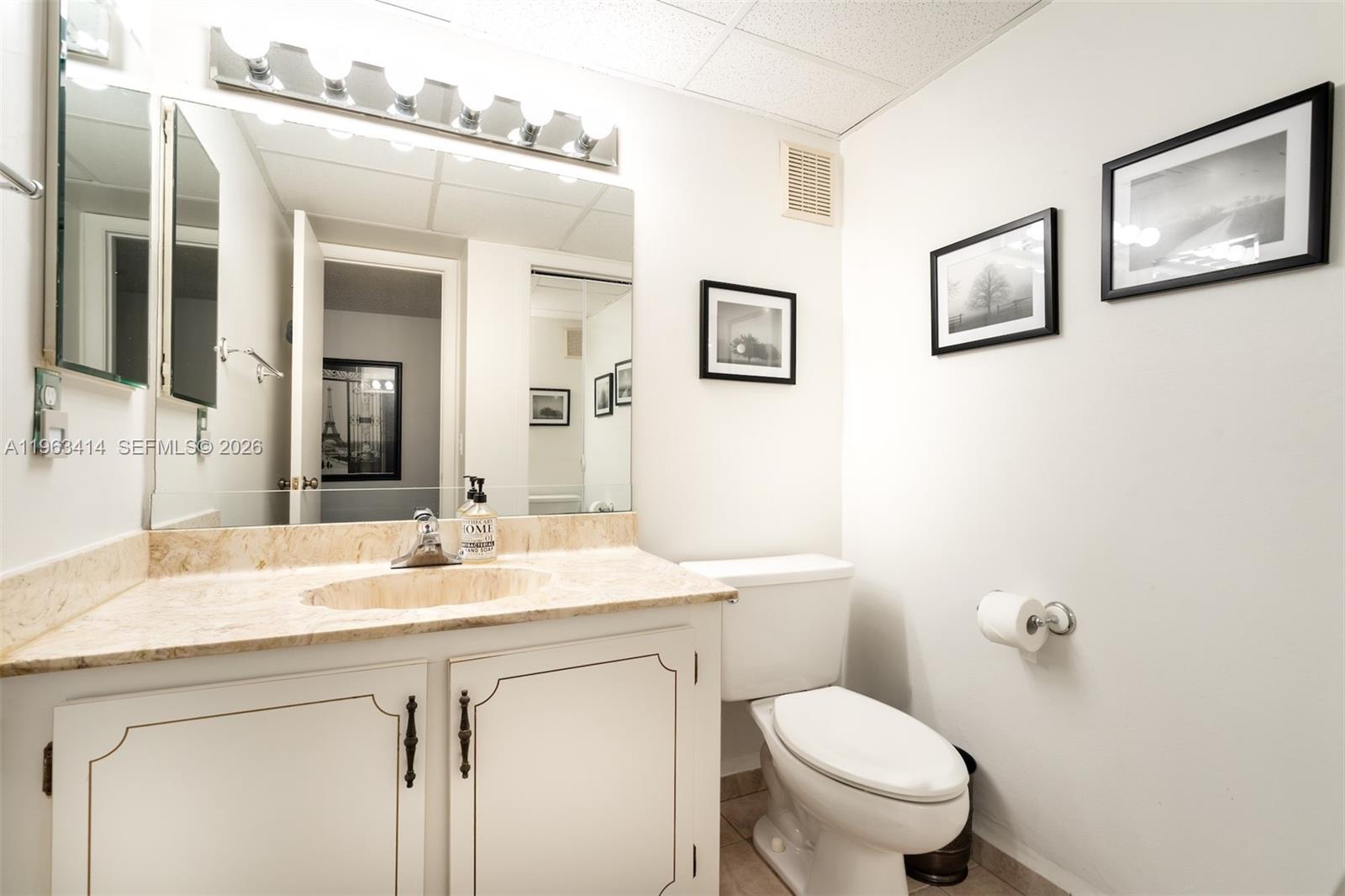 BLDG 9 OF COUNTRY CLUB AP - Residential