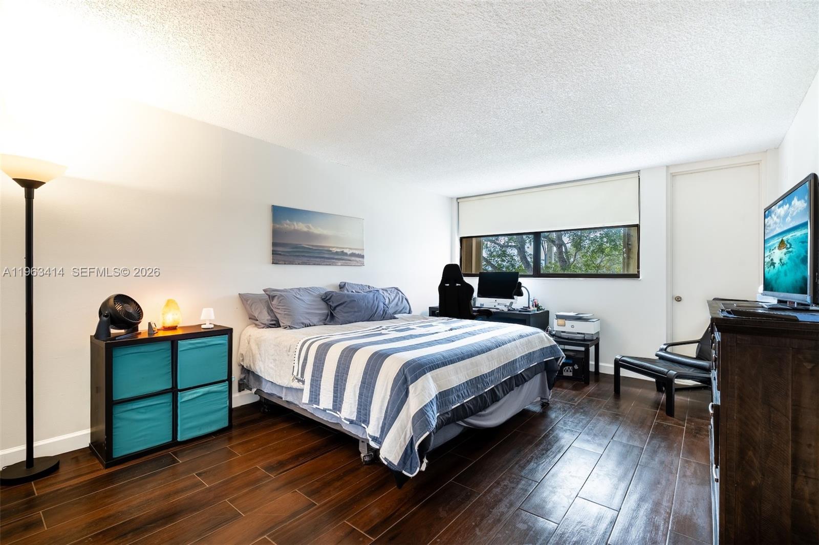 BLDG 9 OF COUNTRY CLUB AP - Residential