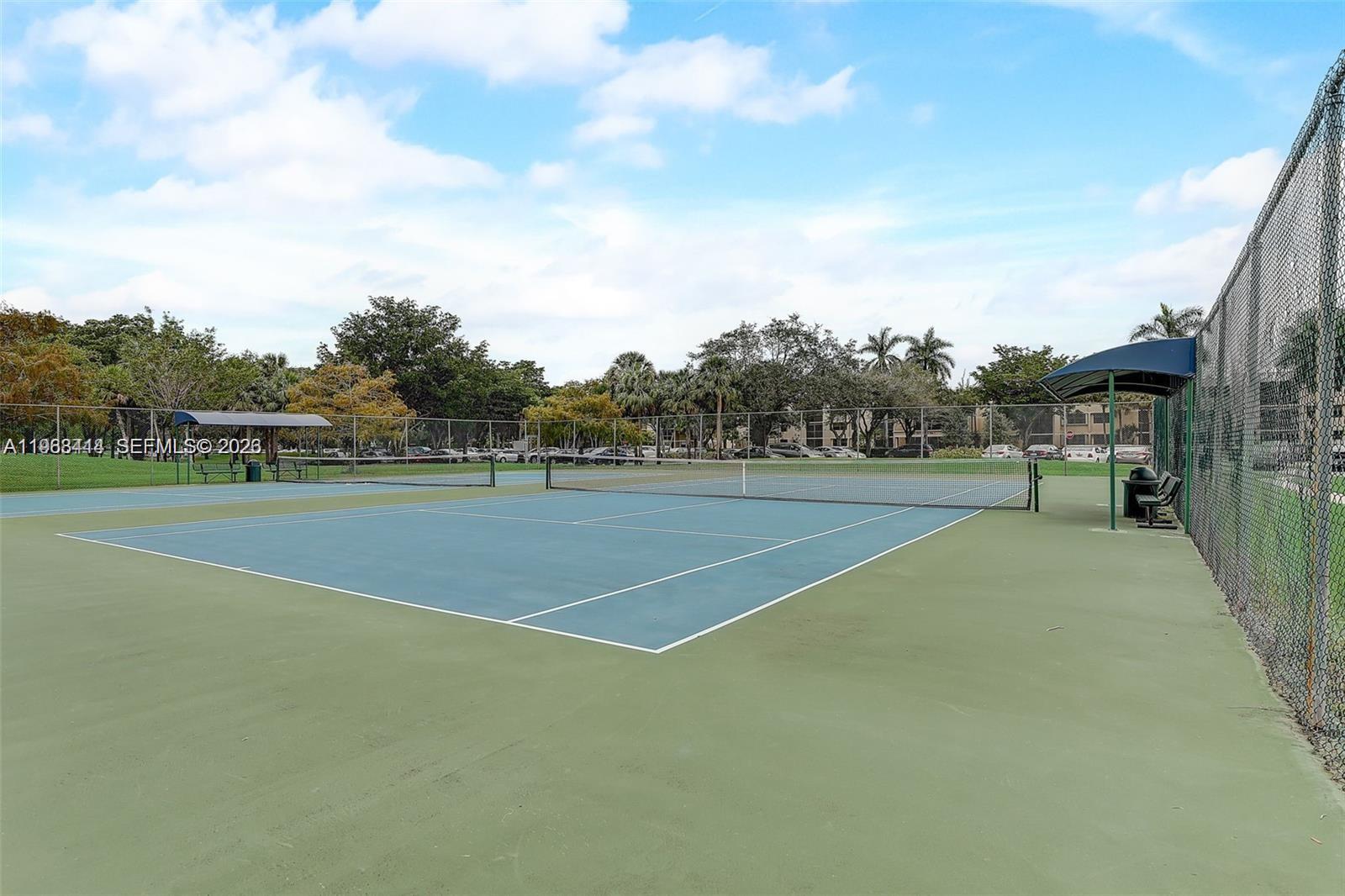 BLDG 9 OF COUNTRY CLUB AP - Residential