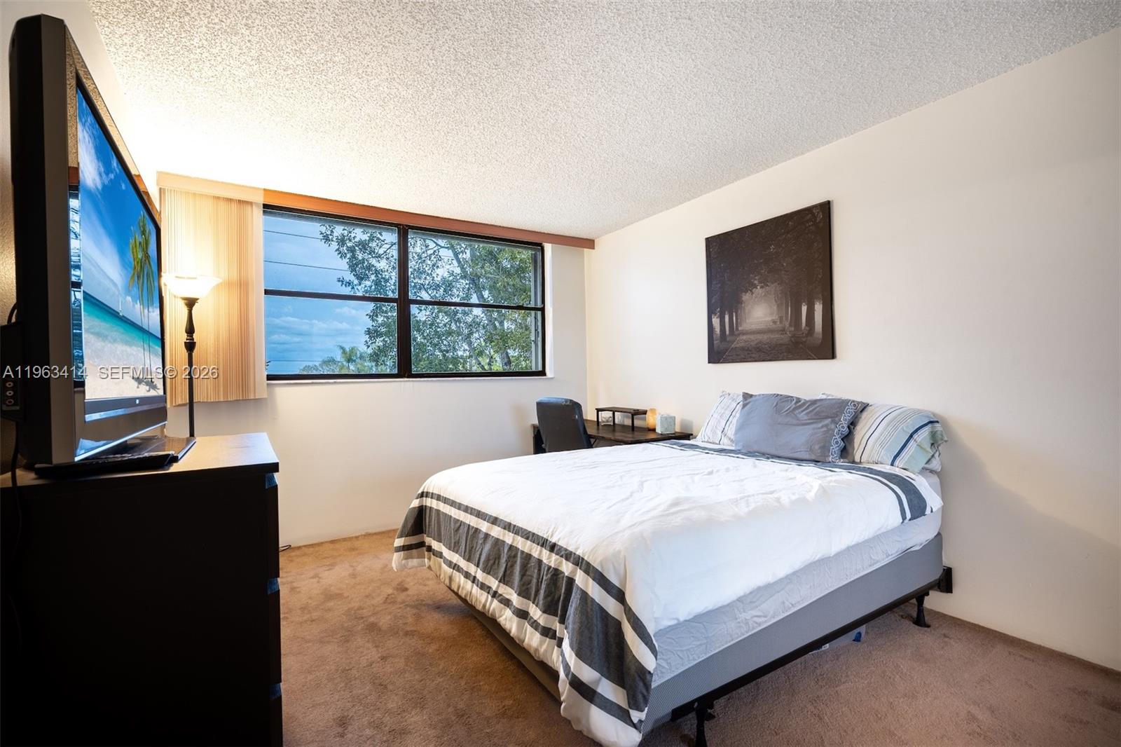 BLDG 9 OF COUNTRY CLUB AP - Residential