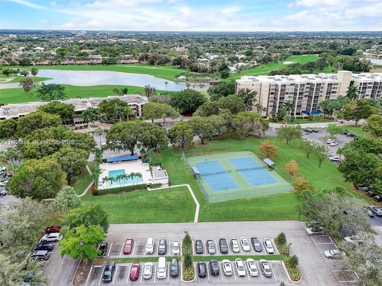 BLDG 9 OF COUNTRY CLUB AP - Residential