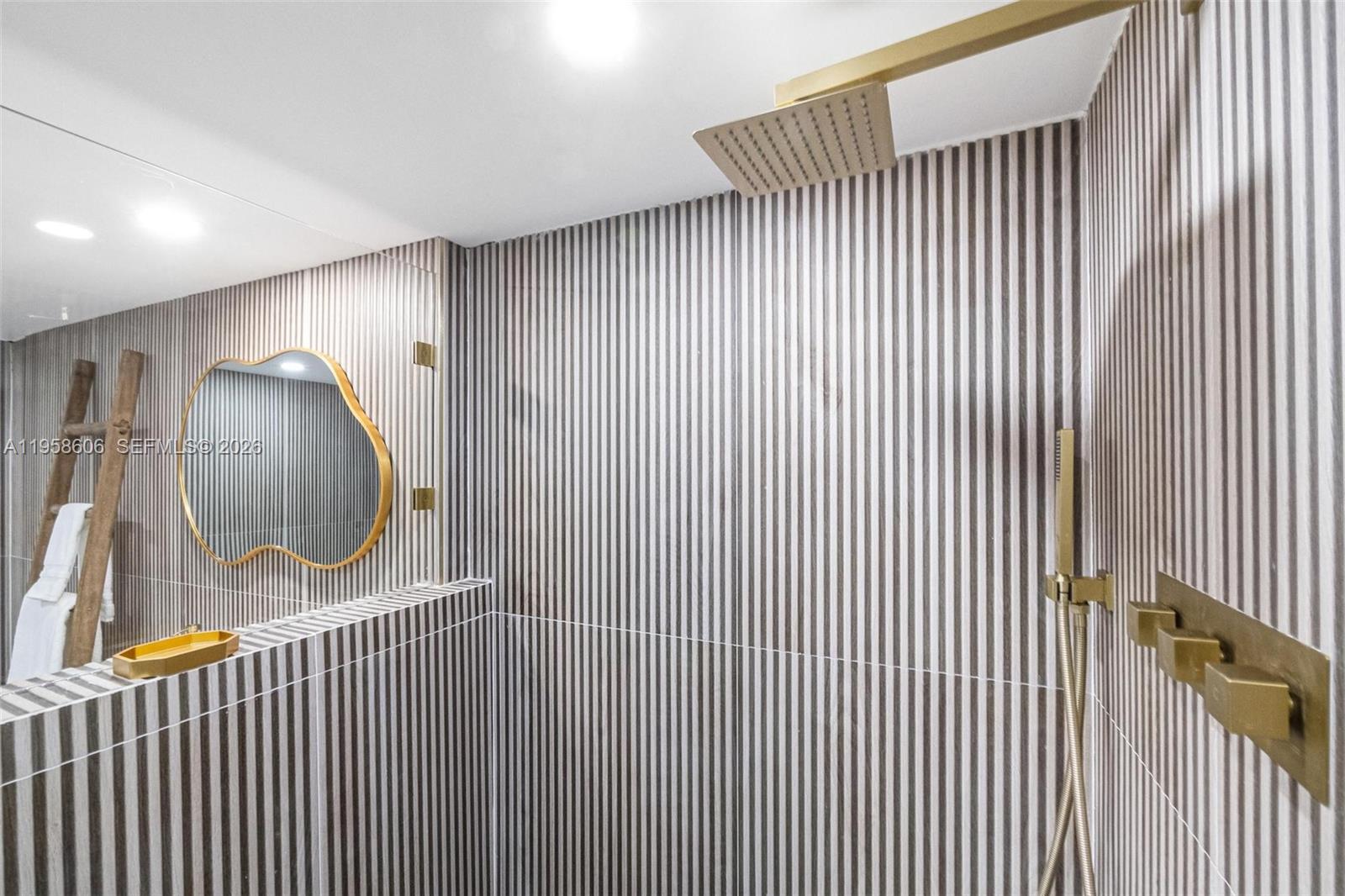 VENETIA CONDO - Residential