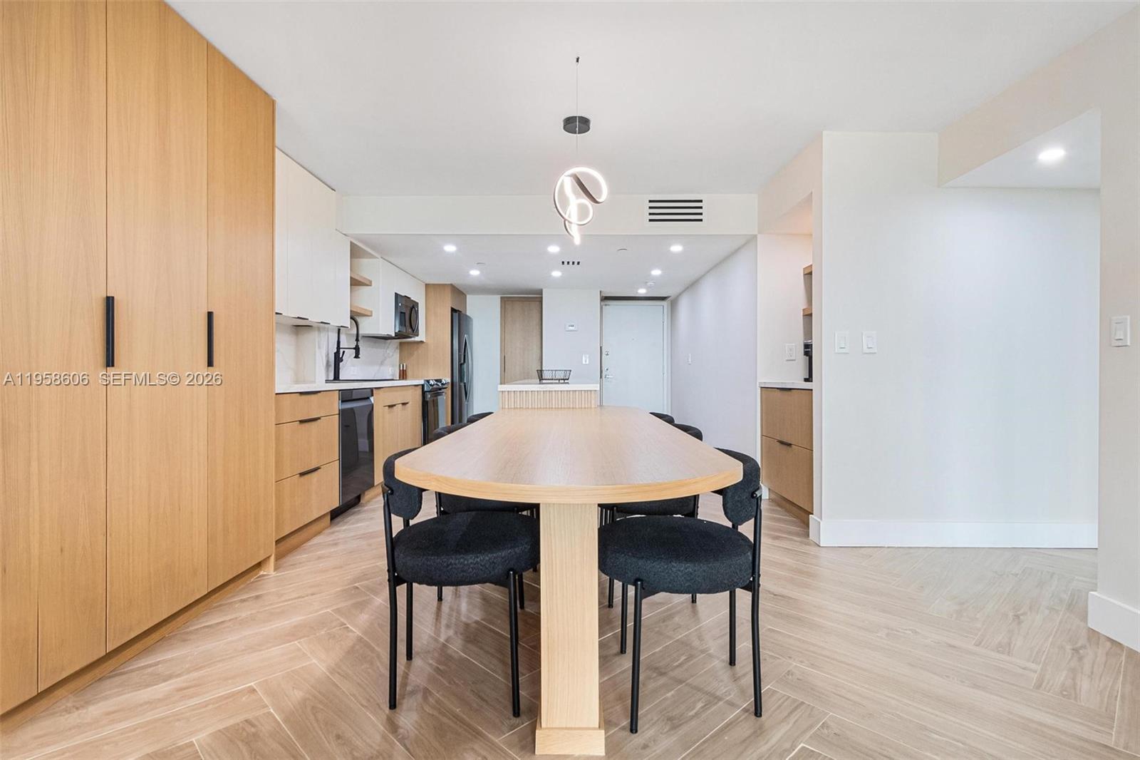 VENETIA CONDO - Residential