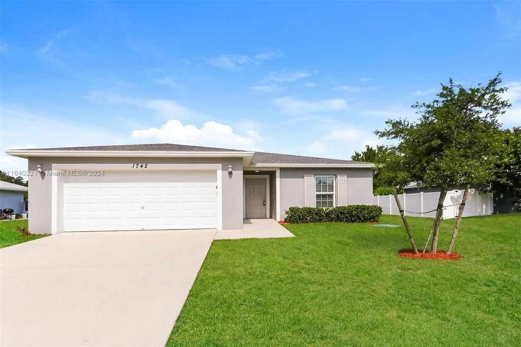 Photo of 1742 SW Cremona St, Port Saint Lucie, FL 34953 (MLS # A11640221)