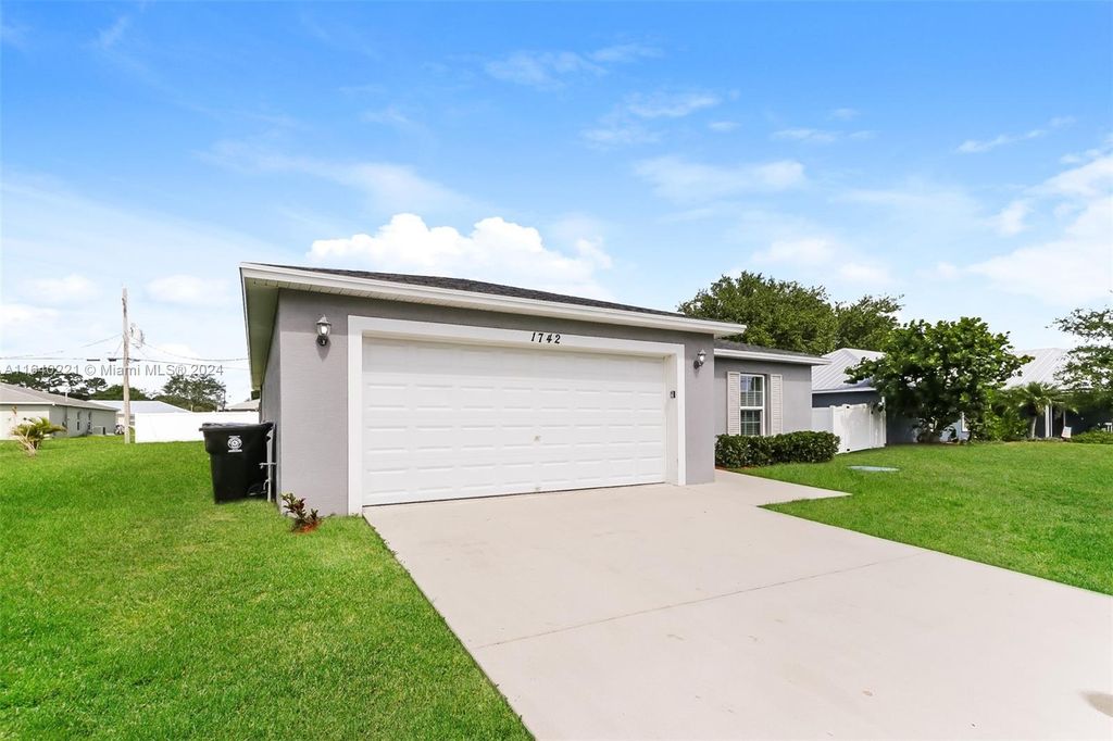 Photo of 1742 SW Cremona St, Port Saint Lucie, FL 34953 (MLS # A11640221)