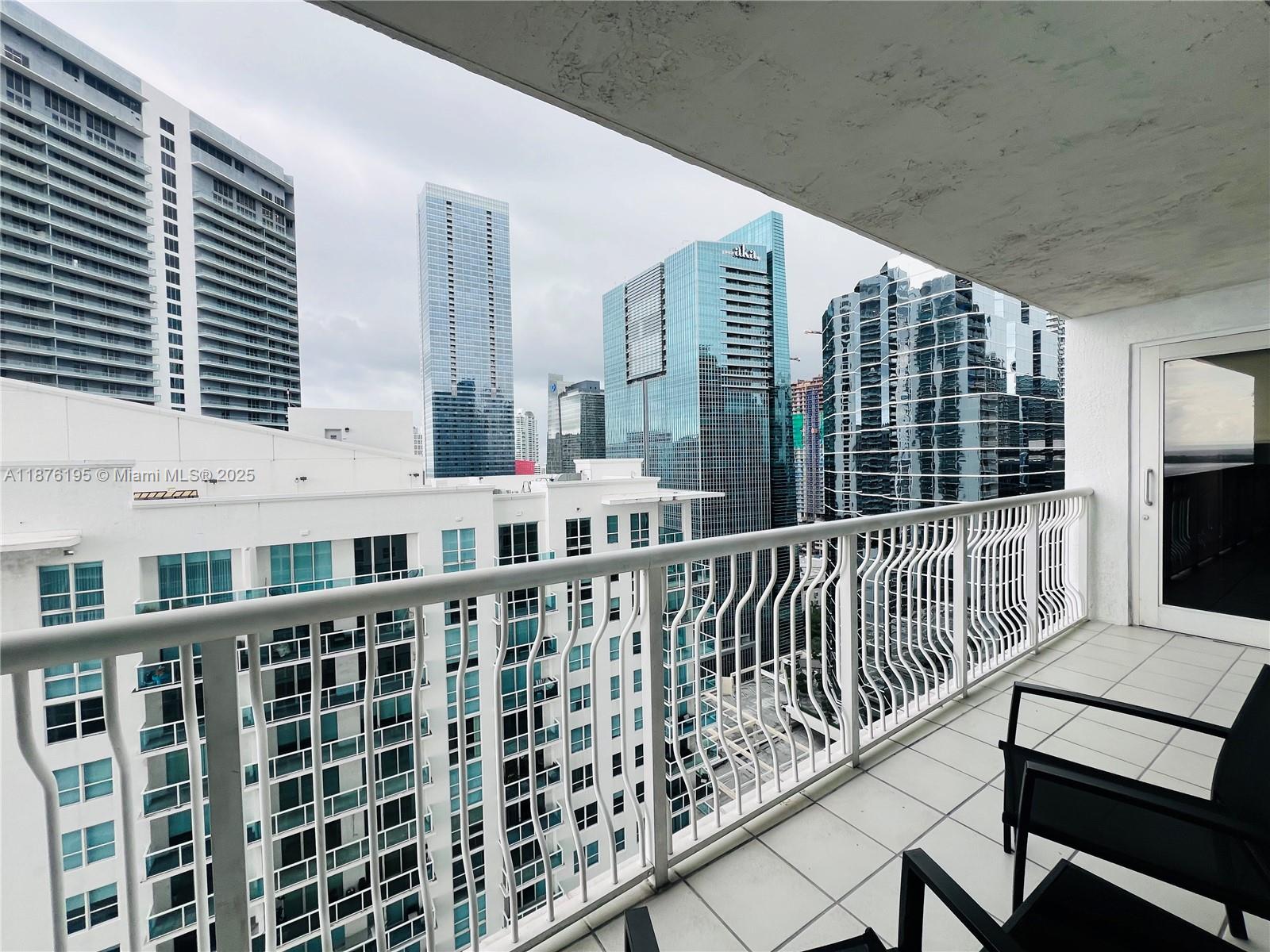 THE CLUB AT BRICKELL BAY - Residential Lease