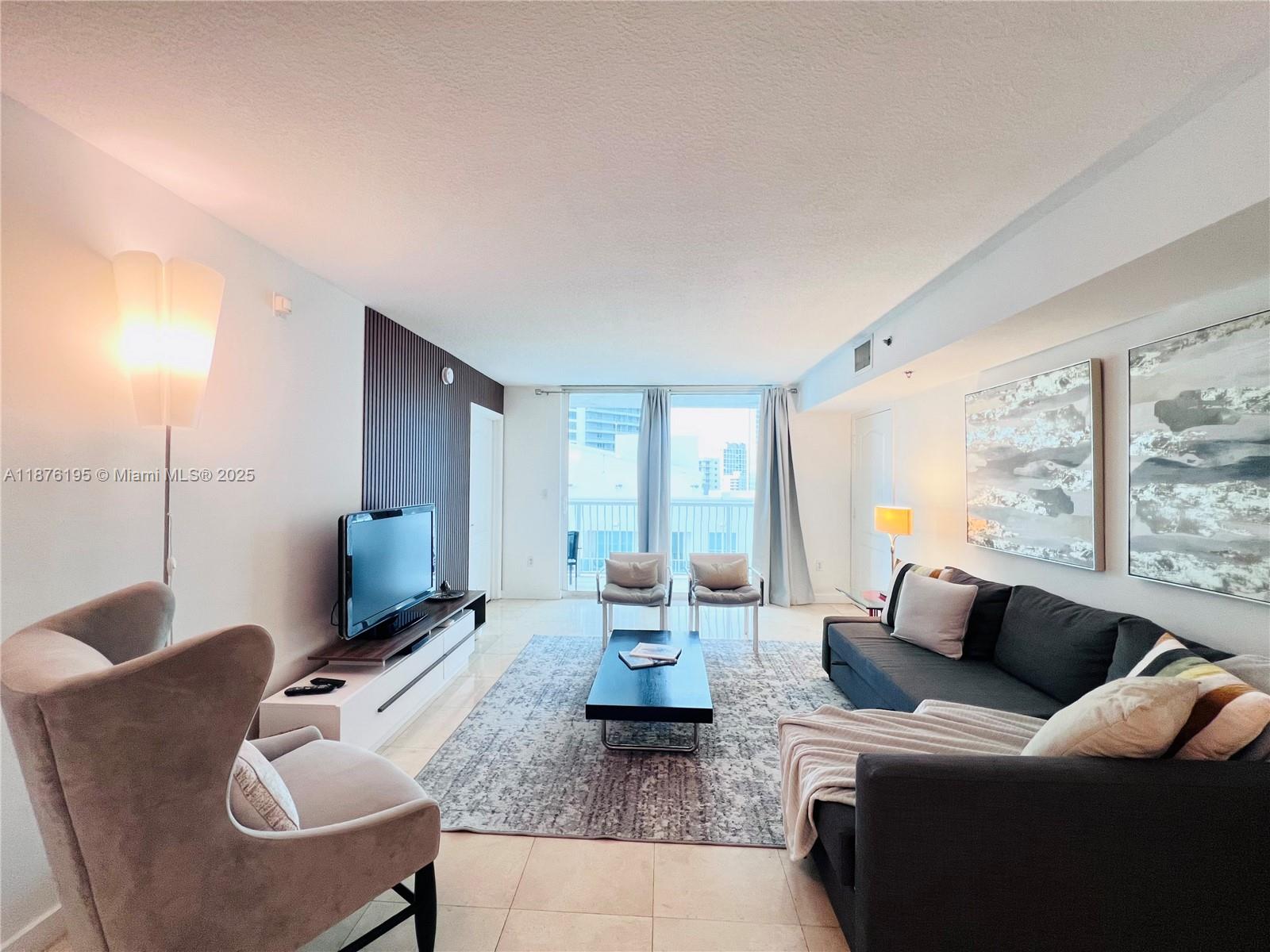 1200 Brickell Bay Dr 2809