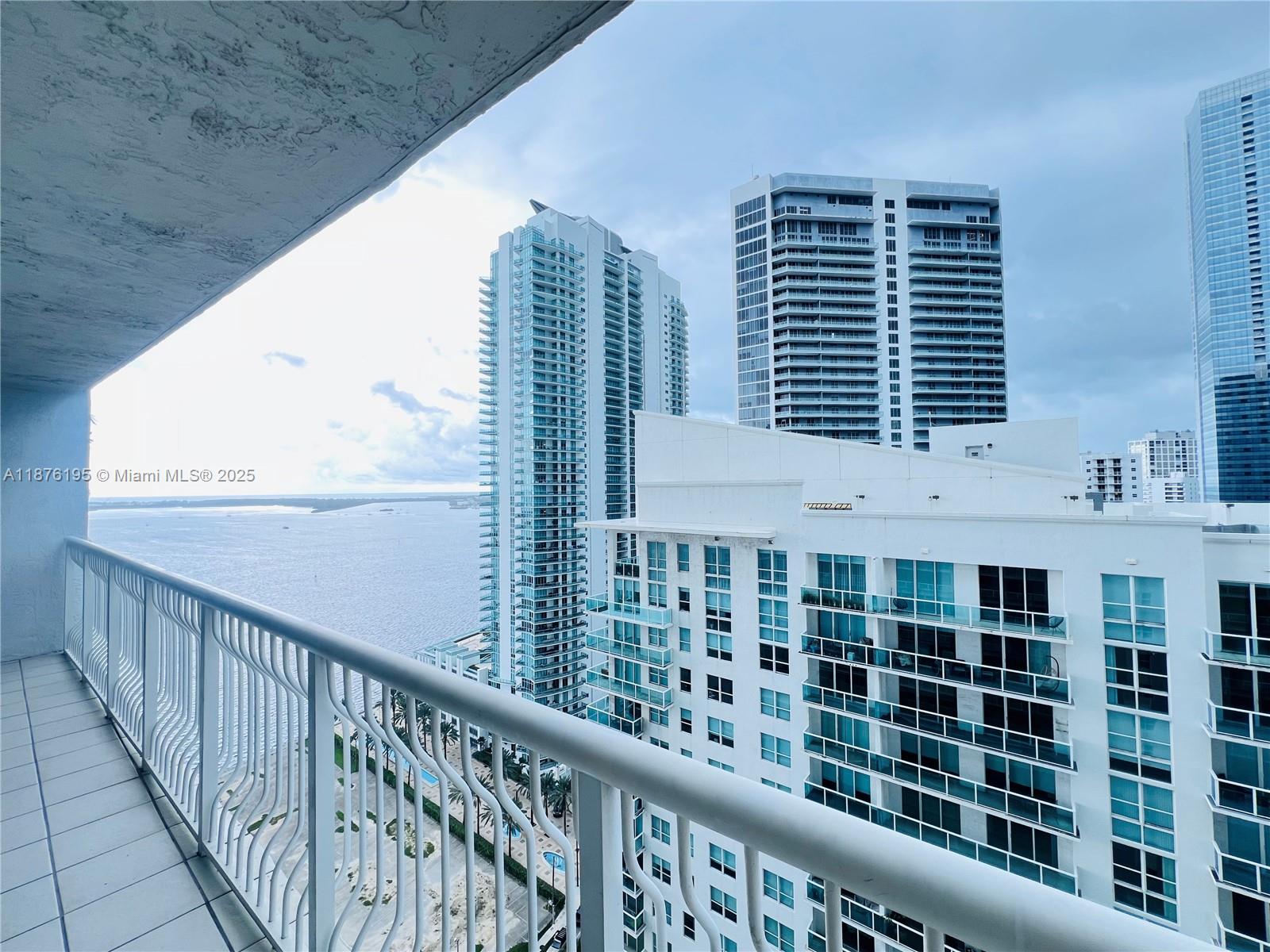 THE CLUB AT BRICKELL BAY - Residential Lease