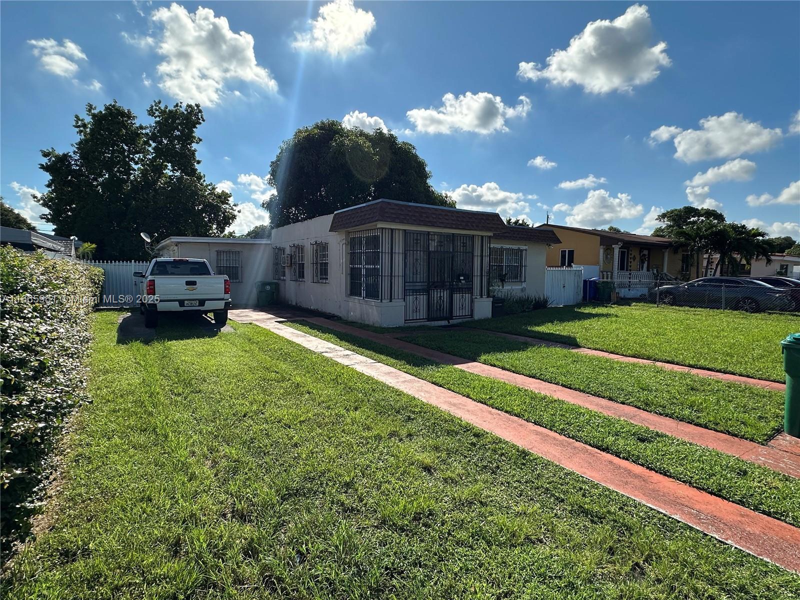 257 Nw 65th Ave, Miami, Broward County, Florida - 6 Bedrooms  
5 Bathrooms - 