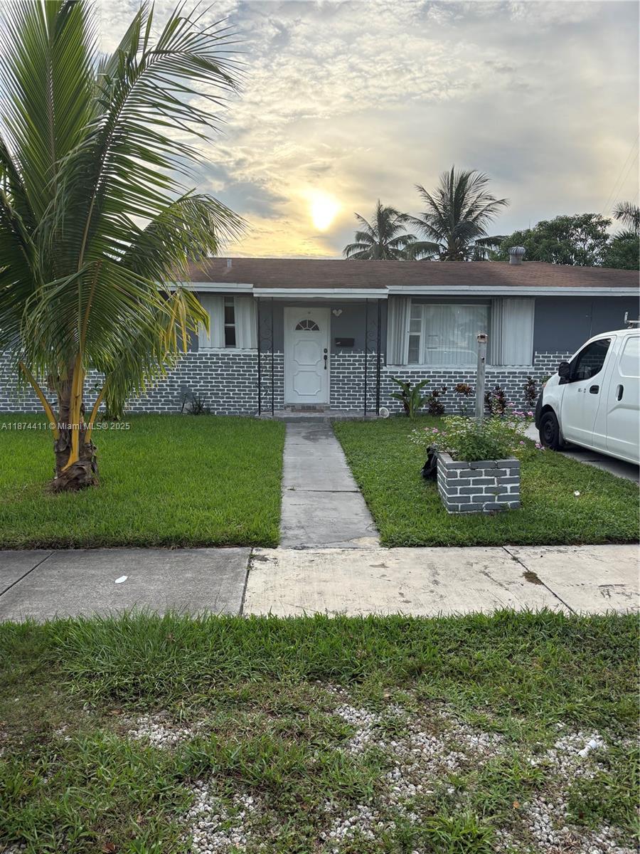 A gorgeous and very spacious 2 bedrooms and 2 baths located in a gated community. This property is one of the best 2/2 in the area and affordable price. Easy showing, for instructions just reach out the listing agent.