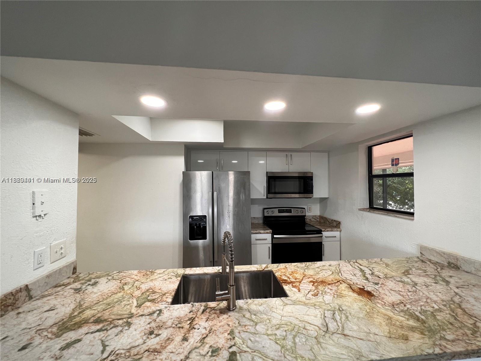 PARKWAY GROVE CONDO PAR - Residential