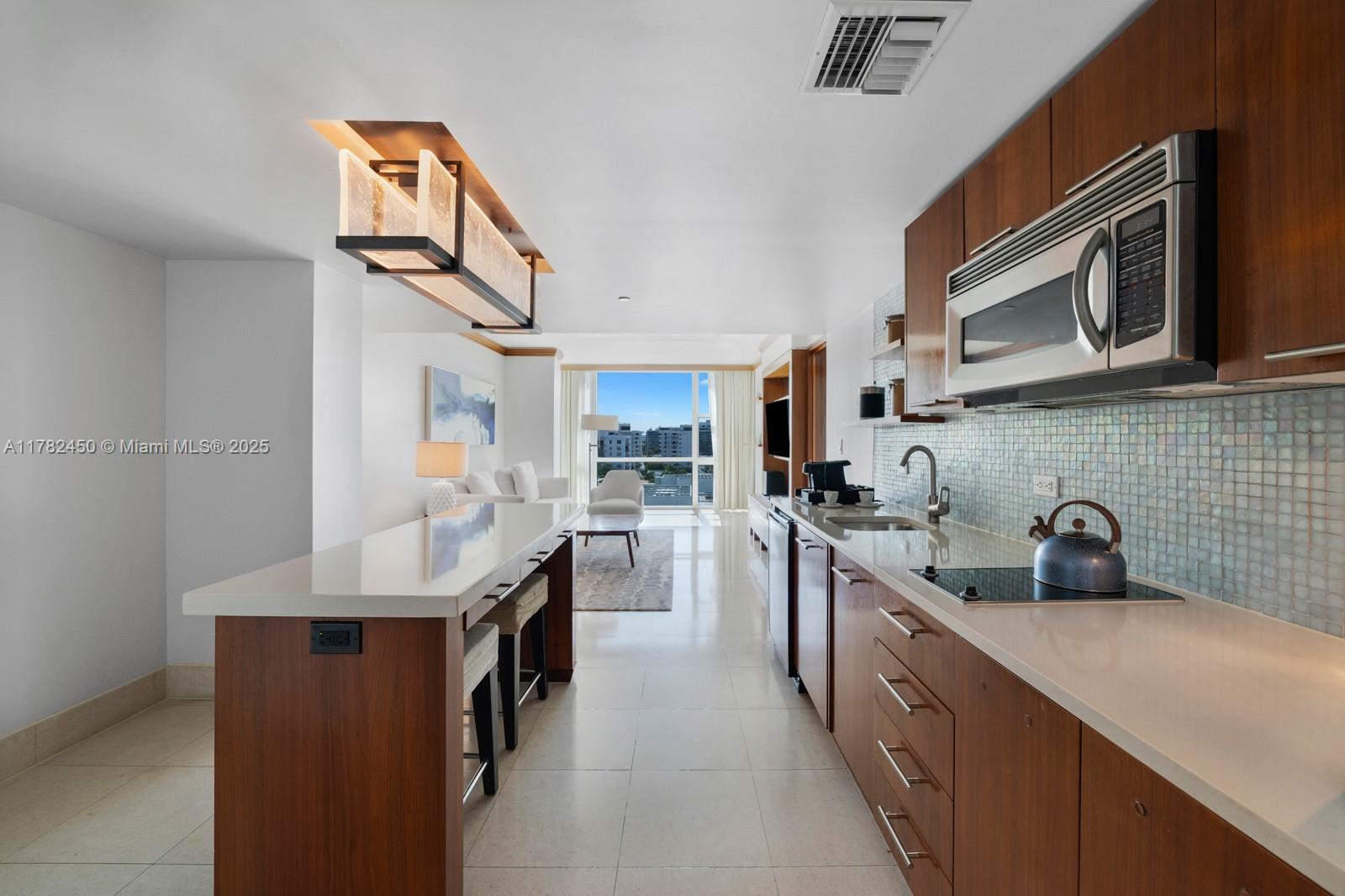 6801 Collins Ave 702