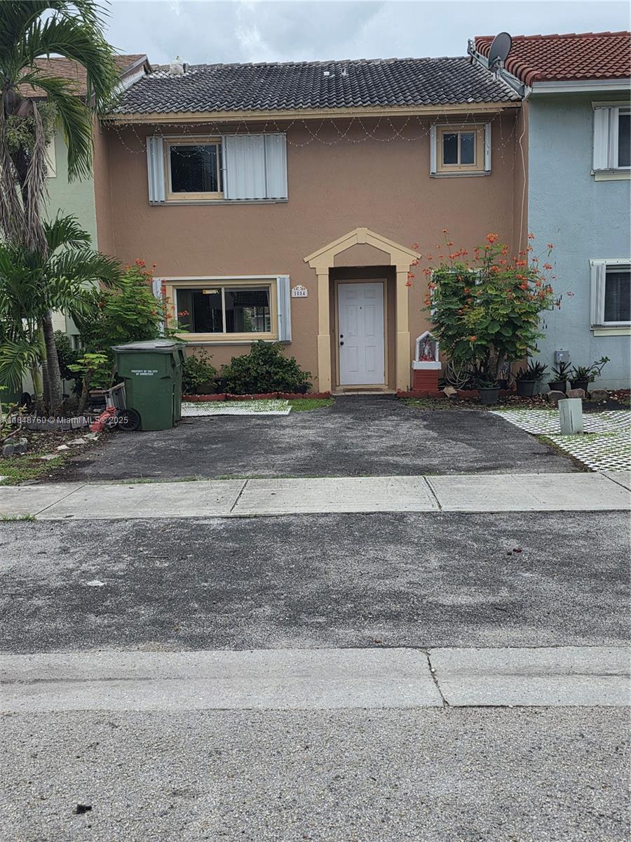 1084 SE 13th Ave, Homestead, FL, 33035/$369,000 1 1084 SE 13th Ave