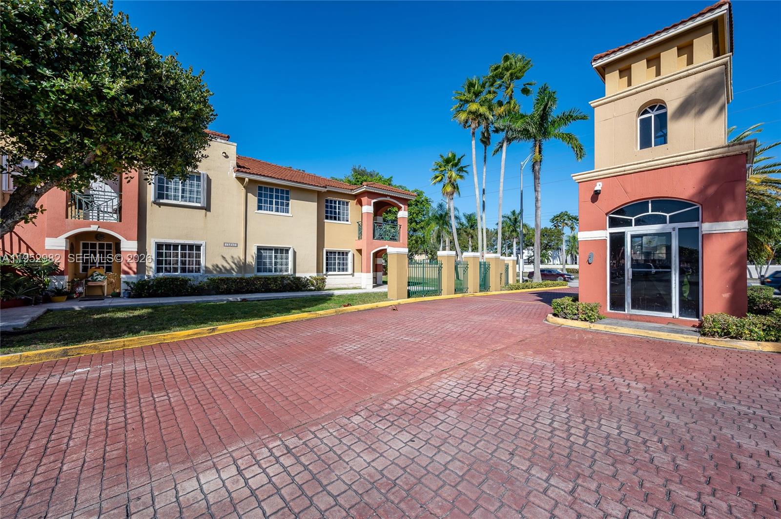 VISTA ALEGRE TOWNHOMES VI - Residential