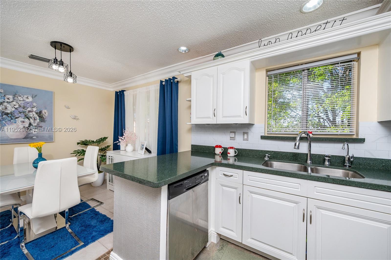 VISTA ALEGRE TOWNHOMES VI - Residential