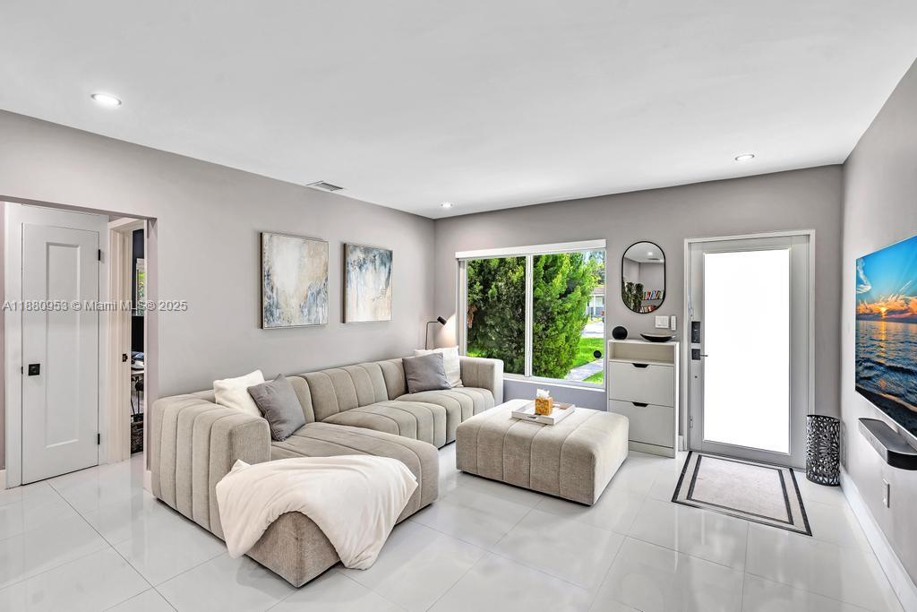 HOMEDALE - Residential